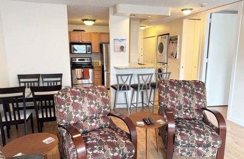 Near North Side Condo | Chic 1-bedroom condo in the heart of Chicago, next to Mag Mile