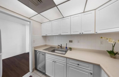 South Beach Condo | Chic 1-bedroom condo with WiFi, AC in enchanting Miami Beach