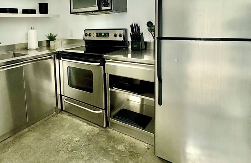 Wynwood Art District Apartment | Chic 1-bedroom loft with pool in vibrant wynwood