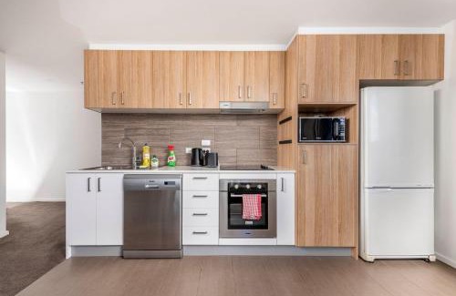 Greenway Apartment | Chic 1-Bedroom Retreat in Greenway