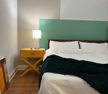 Near West Side Apartment | Chic 1 BR w Parking