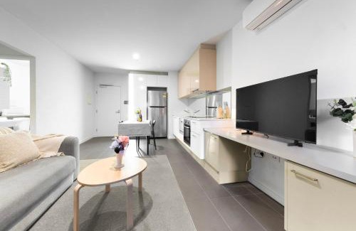 Melbourne Central Business District Apartment | Chic 1BR City Escape W Pool & Gym