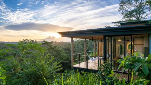 Santiago House | Chic 1BR Escape Breathtaking Balcony Views