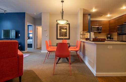 Belltown Condo | Chic 2 Bedroom 2 Bath Home in Heart of Seattle!
