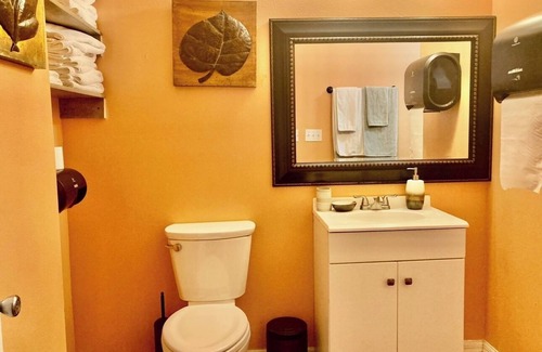 St. Cloud Apartment | Chic 2-Bedroom Apartment in Charming St. Cloud 25 miles to Disney