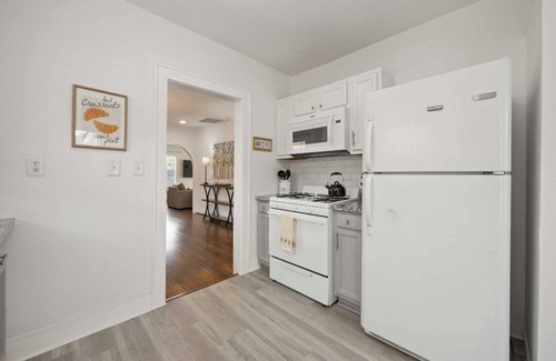 MacGregor Apartment | Chic 2-bedroom apartment with WiFi, AC in cool Houston