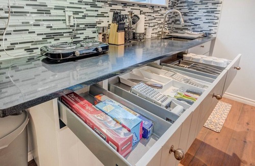 Varsity House | Chic 2-Bedroom Basement Unit Near Downtown Calgary