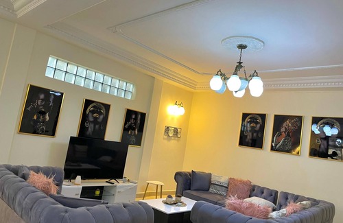 Yaounde Apartment | Chic 2-bedroom corporate apartment in Yaoundé with AC, WiFi