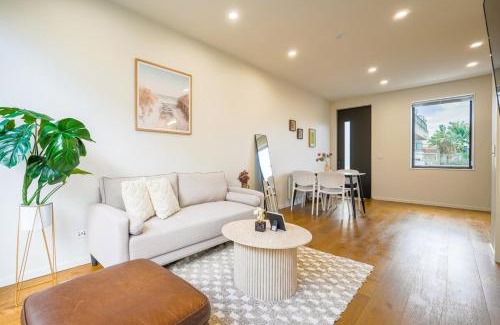 Grey Lynn House | Chic 2-Bedroom Retreat in Grey Lynn Minutes to CBD