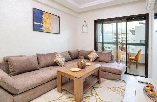 Ain Harrouda Apartment | Chic 2 chambres balcon vue panoramique et piscine