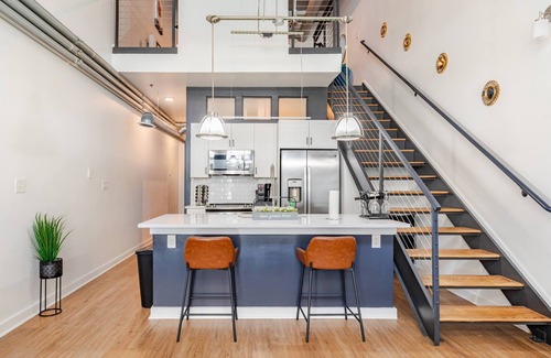 Atlantic Station Area Apartment | Chic 2BR/2BA Loft – Atlantic Station, Walk Everywhere