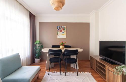 Moda Apartment | Chic 2BR Gem on Moda Iconic Antiques Street