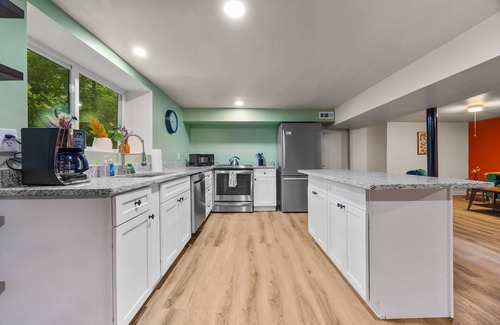 Tucker Apartment | Chic 2BR Suite in Tucker