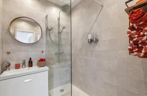Cannes City Centre Apartment | Chic 2P rénové - Carré d'Or - Palais & Croisette