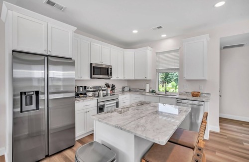 Taylors House | Chic 3/2 Near Downtown Gvl, Greer & Travelers Rest