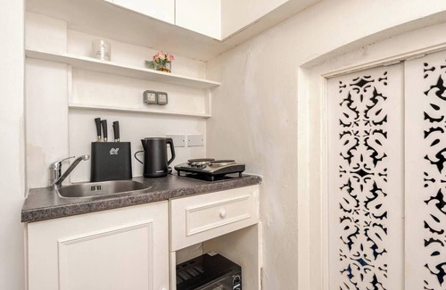 Westminster Apartment | Chic 3 Bed Belgravia Apartment with WiFi