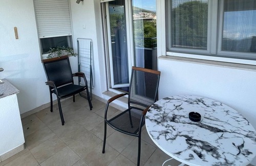 Mostar Apartment | Chic 3-bedroom apartment and AC in marvelous Mostar