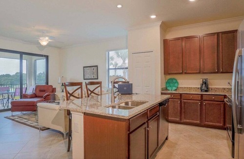 Lakewood Ranch Condo | Chic 3 BR/2 BA condo With Golf Course Views - Heavenly Daze
