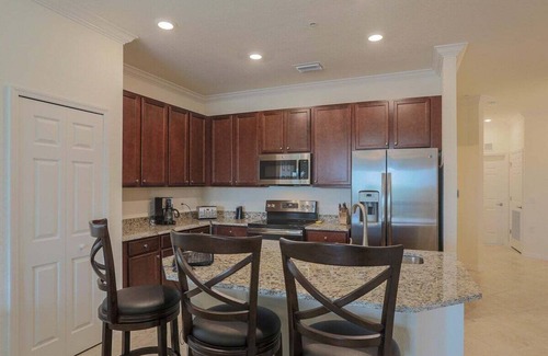 Lakewood Ranch Condo | Chic 3 BR/2 BA condo With Golf Course Views - Heavenly Daze
