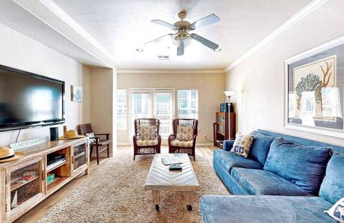 Port Aransas House | Chic 3 BR Home With Pool and Hot Tub