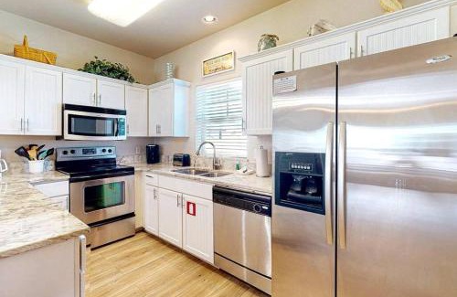 Port Aransas House | Chic 3 BR Home With Pool and Hot Tub