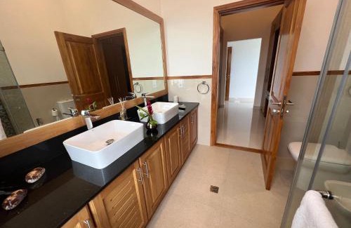 La Misere Apartment | Chic 4BR Villa with Private Pool by Cliffhanger Villas