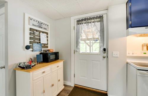 Dover-Foxcroft Apartment | Chic and Central Apartment about 6 Mi to Sebec Lake!