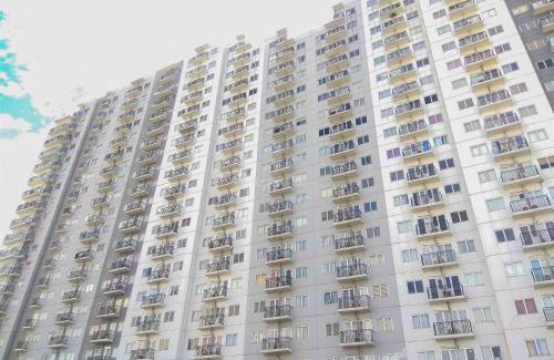 Depok Apartment | Chic and Cozy Studio Park View Condominium Apartment By Travelio
