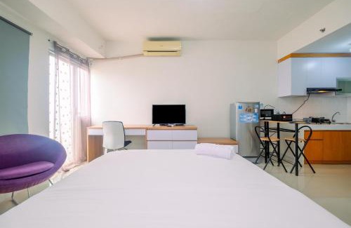 Depok Apartment | Chic and Cozy Studio Park View Condominium Apartment By Travelio