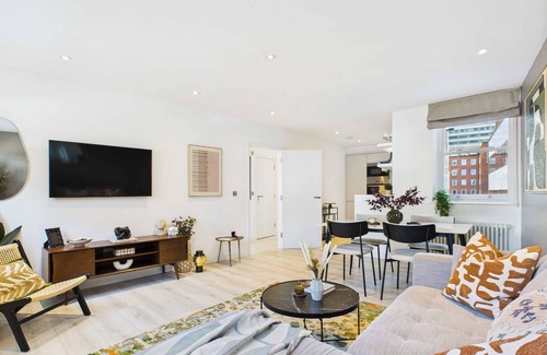 Chaucer Apartment | Chic and cosy apartment near Borough Market