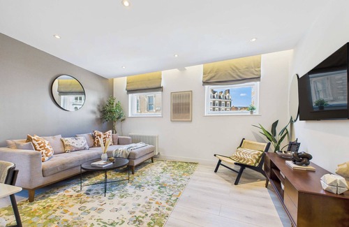 Chaucer Apartment | Chic and cosy apartment near Borough Market