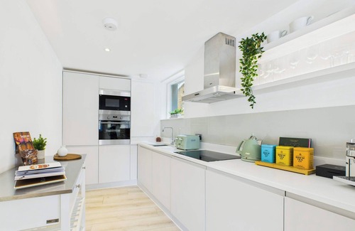 Chaucer Apartment | Chic and cosy apartment near Borough Market