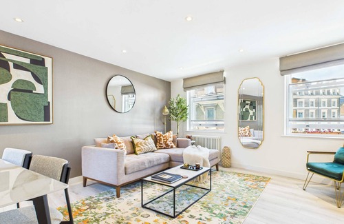 Chaucer Apartment | Chic and cosy apartment near Borough Market