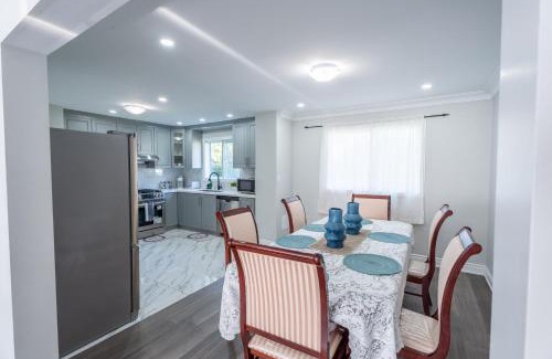 Brampton House | Chic and Cozy 5 Bedroom House