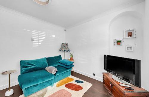 Crystal Palace Apartment | Chic and Cozy flat in Crystal Palace, South Central London