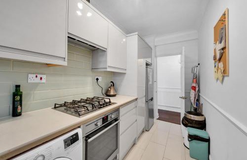 Crystal Palace Apartment | Chic and Cozy flat in Crystal Palace, South Central London