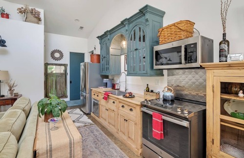 Paso Robles House | Chic and Cozy: 'Le Coop' in the Heart of Paso