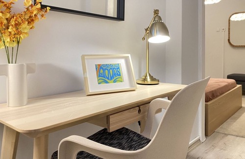 Osmanbey Apartment | Chic and Roomy Flat Near City's Nisantasi Mall