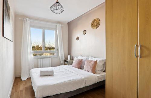 Sartrouville Apartment | Chic and spacious apart with parking