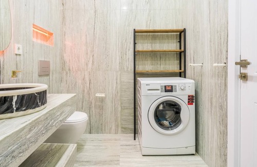 Beyoglu Apartment | Chic and Spacious Flat Near Golden Horn in Beyoglu