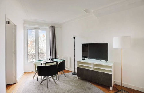Saint-Ouen Apartment | Chic apartment - 1BR/4P - Next to Paris