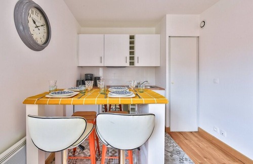 Saint-Denis Apartment | Chic Apart With Parking - The River Seine
