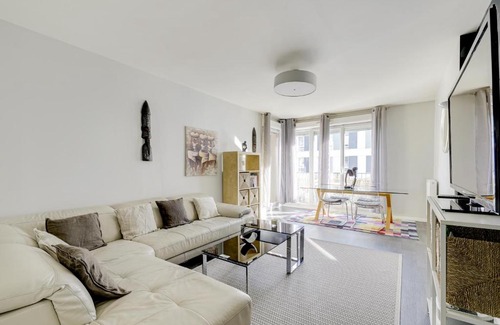 Orly Apartment | Chic apart with terrace and parking