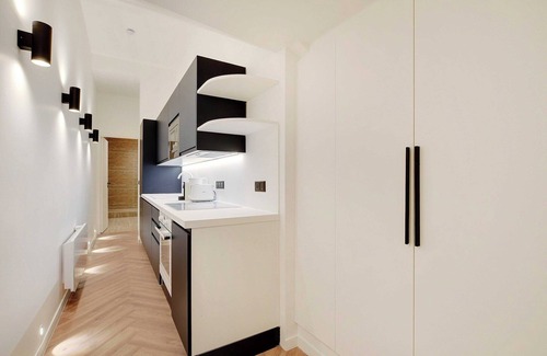 8th Arrondissement Apartment | Chic apartment - 2BR/6P - Parc Monceau