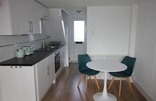 Seafront Apartment | Chic apartment in the heart of Brighton Marina