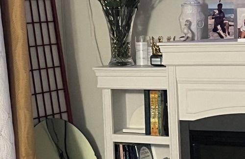 East New York Apartment | Chic apartment in vibrant Brooklyn with fitness room, WiFi, AC