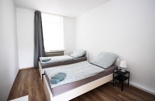 Wuppertal Apartment | Chic Apartment with Balcony