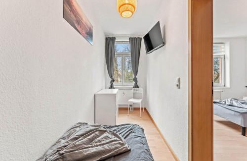 Apolda Apartment | Chic Apartment with Parking place