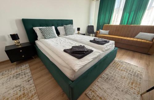 Carei Apartment | Chic Apartments - City Center - Free Wifi AC