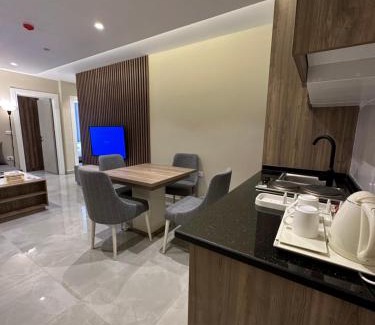Al Swaifyeh Apartment | Chic Apartments For Rent ave0-2